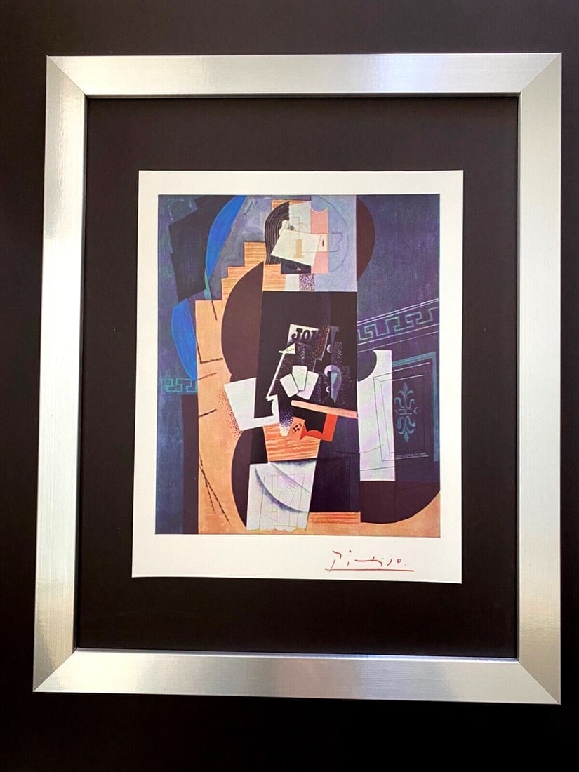 PABLO PICASSO, 1961 SIGNED SUPERB PRINT FROM LONDON FRAMED ART: This is a Beautiful and Scarce 1961 Print in Couche Paper after PABLO PICASSO " THE CARD PLAYER " FACSIMILE SIGNED IN INK from The Folio Society Collection Printed in London Mounted in an Acid Free Bo