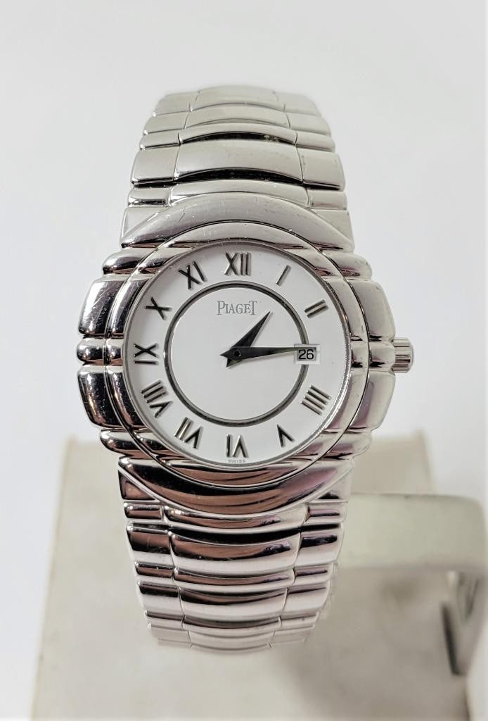 Mens PIAGET Tanagra 18k White Gold White Roman Dial Quartz Watch 17041 M 401D: Solid Mens PIAGET Tanagra 18k White Gold White Roman Dial Quartz Watch 17041 M 401D? This Mens PAIGET watch is Swiss made. Great present for yourself or someone you love as well as for collectors or e