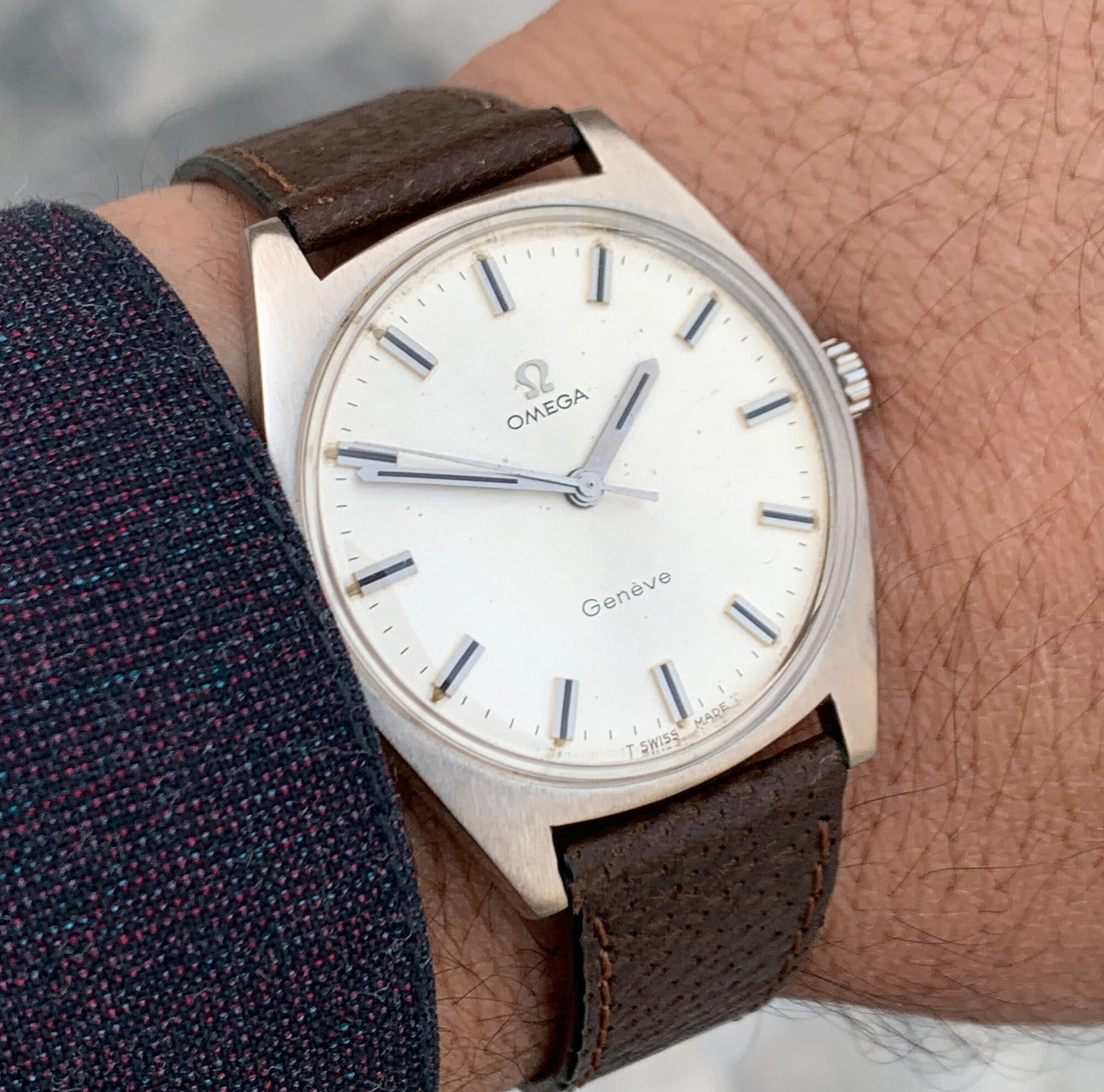Vintage Omega Geneve, Automatic Winding English made Dennison Stainless case for Gray leather Strap: Highlights Vintage from the 1960s Band material: Leather Materials: Stainless steel Power: Mechanical Readout: Analog Can be personalized Vintage Omega Geneve, Automatic Winding English made Dennison 