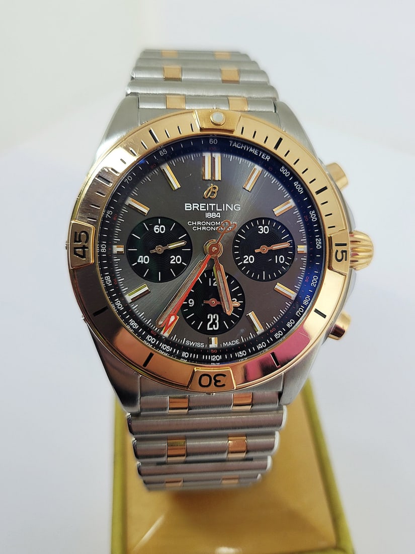 Mens Two-Tone Rose Gold Breitling Chronomat B01 42 mm UB0134 Grey Dial* EXLNT (1 of 12)