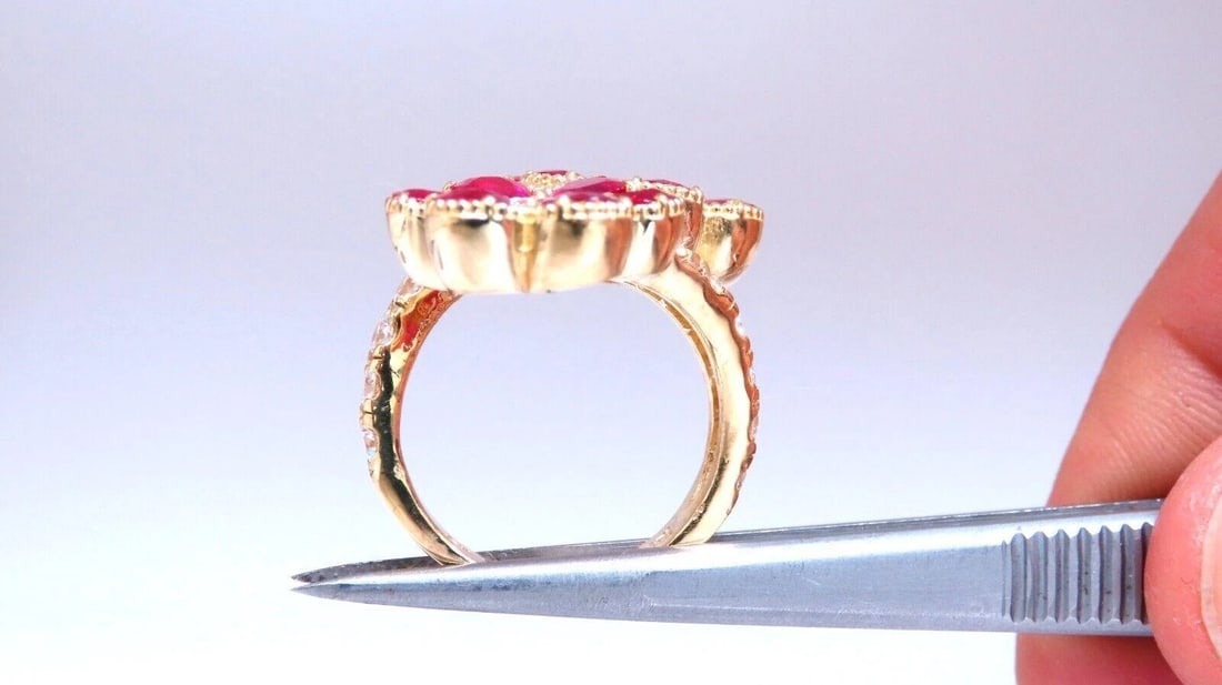 5.20ct Natural Ruby Diamonds Flower Cluster Ring 18kt yellow gold** - 3