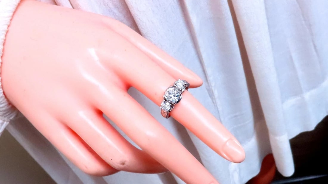 GIA Certified 1.69ct Natural Three stone Diamonds Ring 60884** - 4