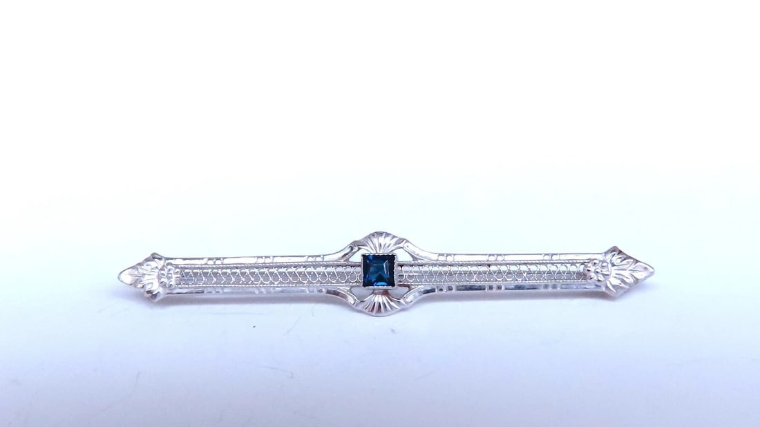 Renaissance Revival Vintage Sapphire pin 14kt 12535** - 2