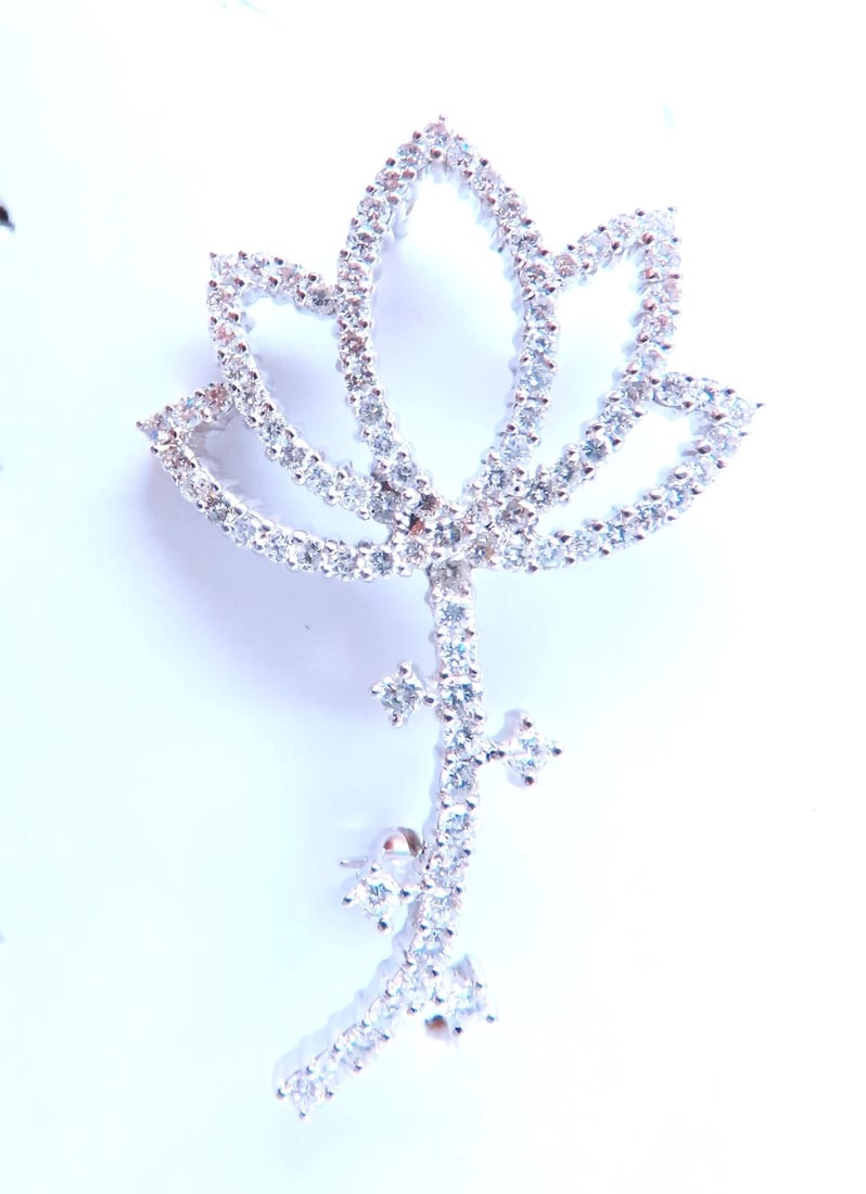 2ct Natural Diamonds Iconic Flower Pin 14KT 12534**: Title: 2ct Natural Diamonds Iconic Flower Pin 14KT 12534** Description: 2ct Natural Diamonds Iconic Flower Pin 14KT 12534 $3,000.00 PRODUCT DESCRIPTION Open frame iconic diamond pin 2ct natural round