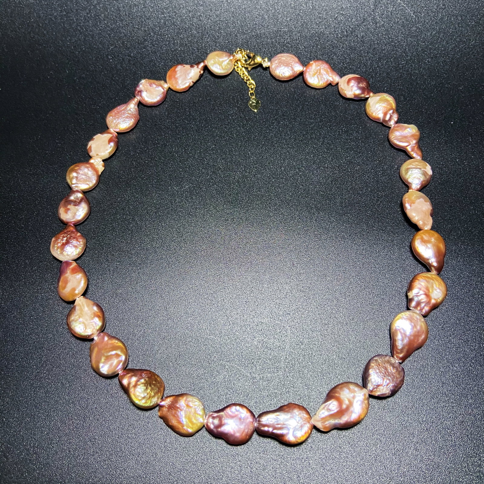 Tahitian Lavender Baroque pearls Necklace: Title: Tahitian Lavender Baroque pearls Necklace Description:Tahitian Lavender Baroque pearls Necklace Baroque shaped pearls have a noticeably irregular appearance, which means that they may have some