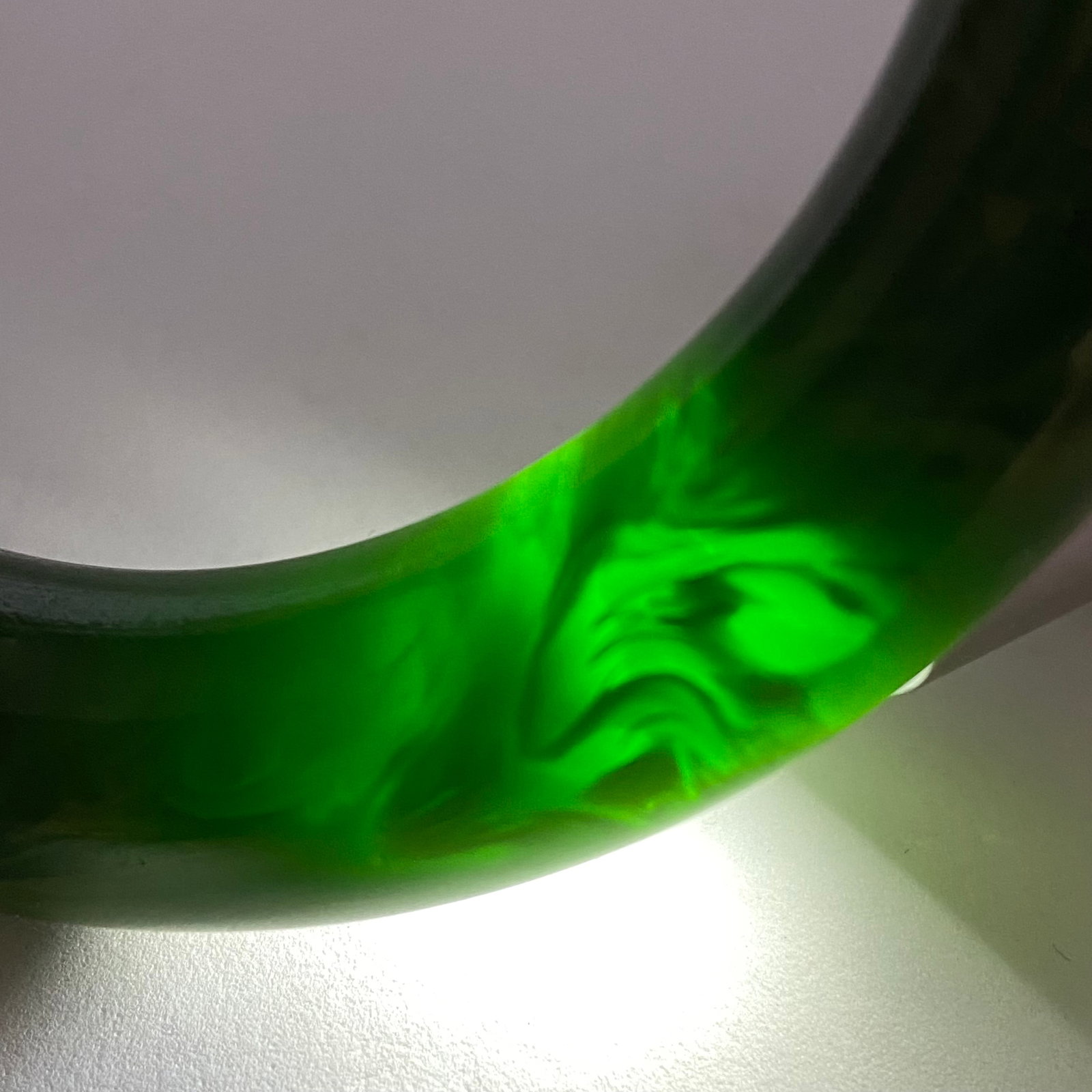 Swirled Rare 1930's Vintage Spinach Green Marbled 'End of Day' Rounded Bakelite Bangle - 3