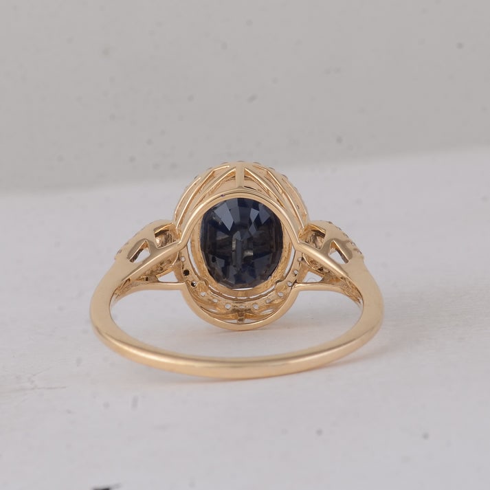 4.10 Ct Oval Blue Sapphire 9K Gold Ring - 4