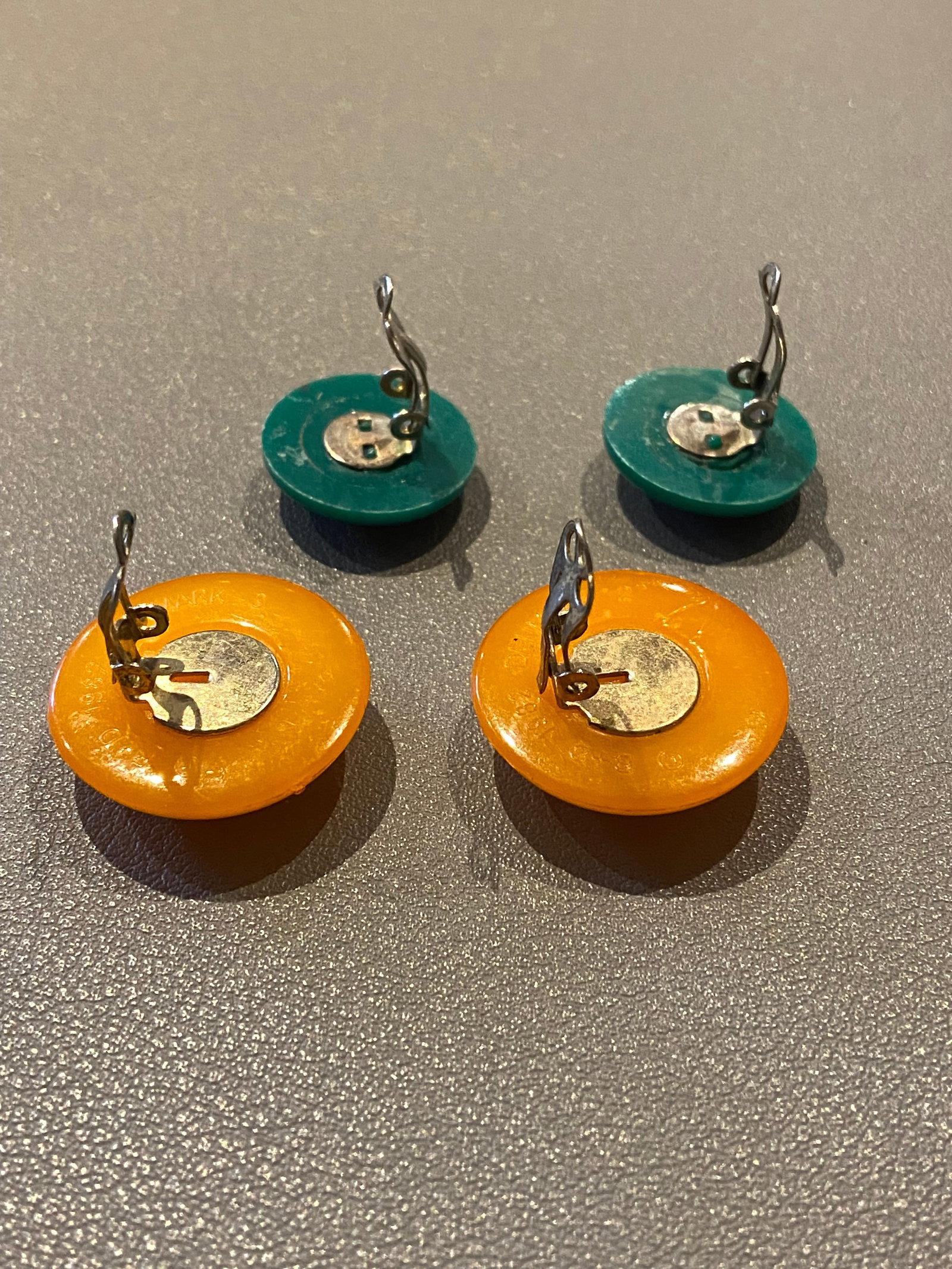 Vintage 2 pairs of Amber Butterscotch Bakelite and Green Bakelite Earrings - 5