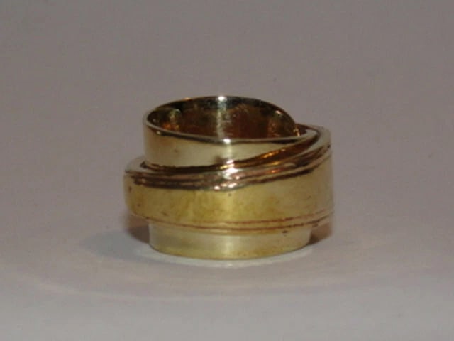 18 kt Gold Plated Brass Butter Knife Silverware Ring Alberto Juan: Title:18 kt Gold Plated Brass Butter Knife Silverware Ring Alberto Juan Description:From the earliest of times people have worn their wealth. It wasn't until after World War 2 that the use of