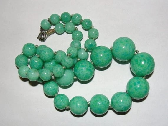 Gorgeous Green Peking Glass Bead Necklace and Dangle Earrings Set - 3
