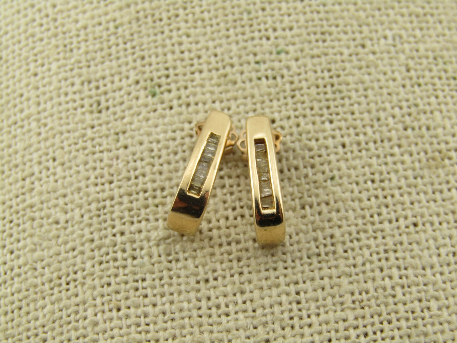 Vintage 10kt Baguette Curved Earrings, Pierced, 1980's Signed (1 of 5)