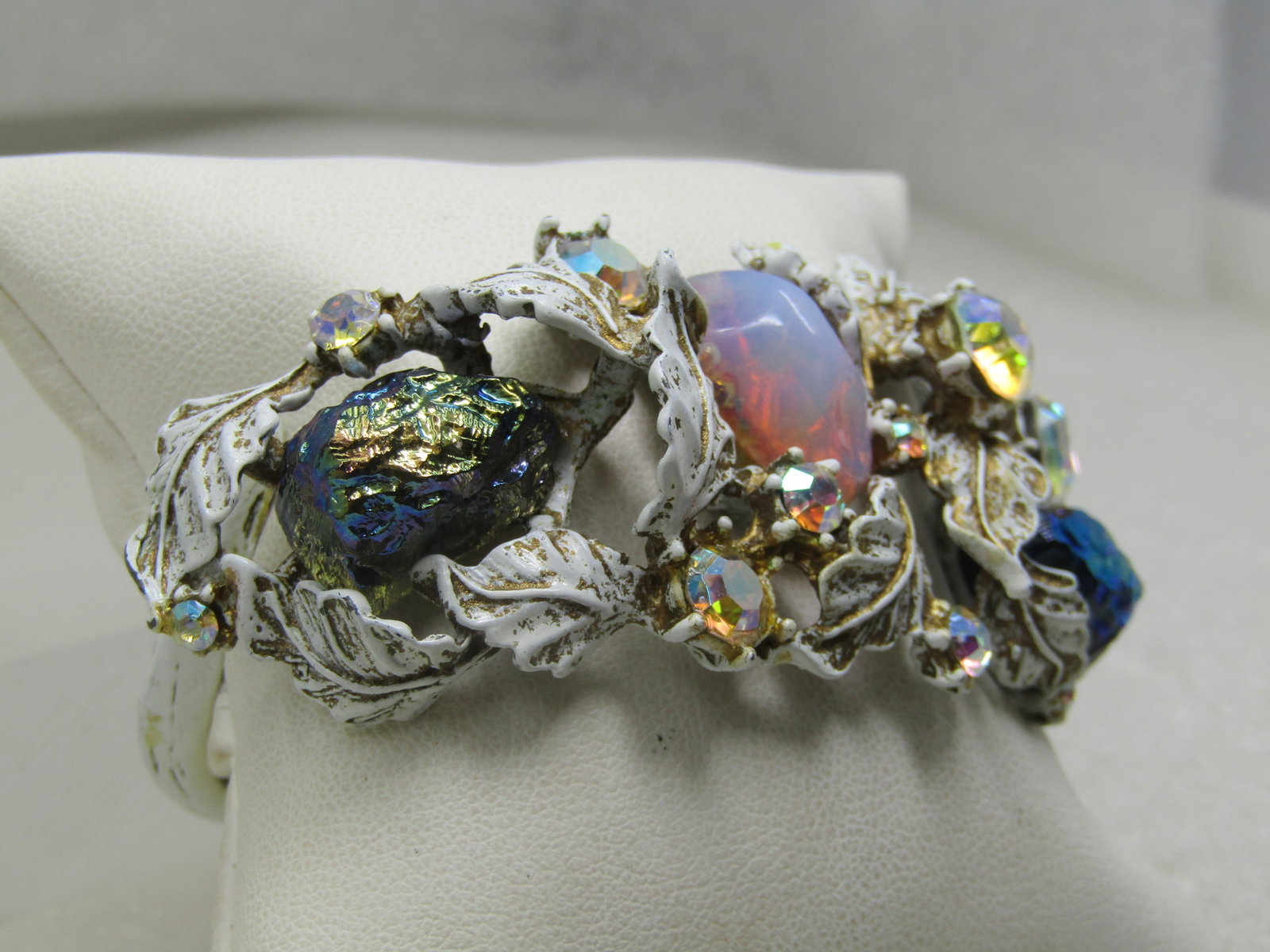 Vintage HAR Leaf Clamper Bracelet,White/Gold Enamel Washed with Lava Rocks, 6.5" - 2