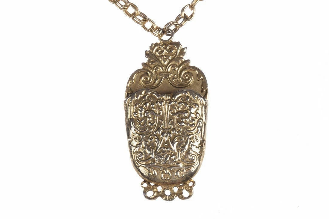 Pauline Rader Etruscan Style Pendant Necklace - 3