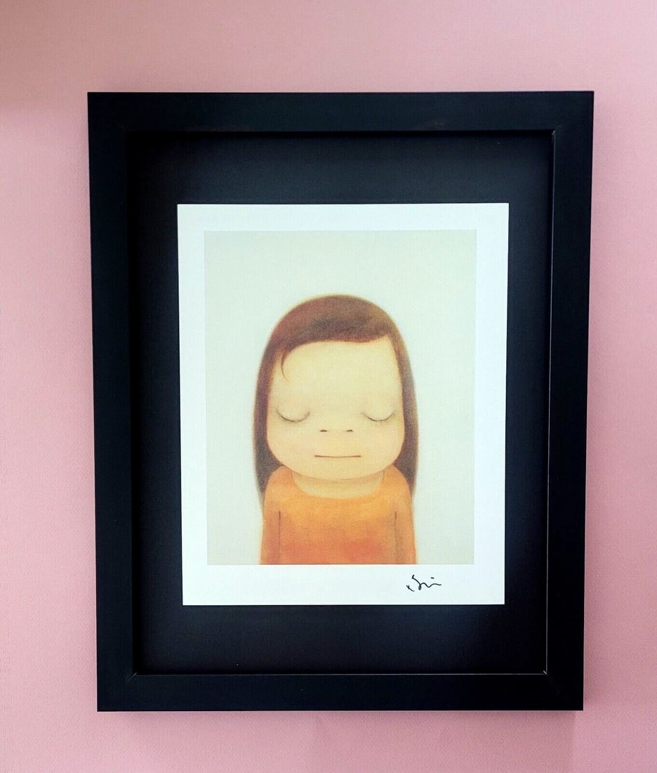YOSHITOMO NARA | BEAUTIFUL PRINT FROM JAPAN | SIGNED MOUNTED AND FRAMED IN BLACK: YOSHITOMO NARA FRAMED PRINT FROM TOKYO FACSIMILE SIGNED IN INK MOUNTED IN A BLACKBOARD 14 X 11 in FRAME COVERS AN AREA OF 16 X 13 in MOUNTED AND FRAMED EXCELLENT CONDITIONS WILL BE CAREFULLY SHIPPED R