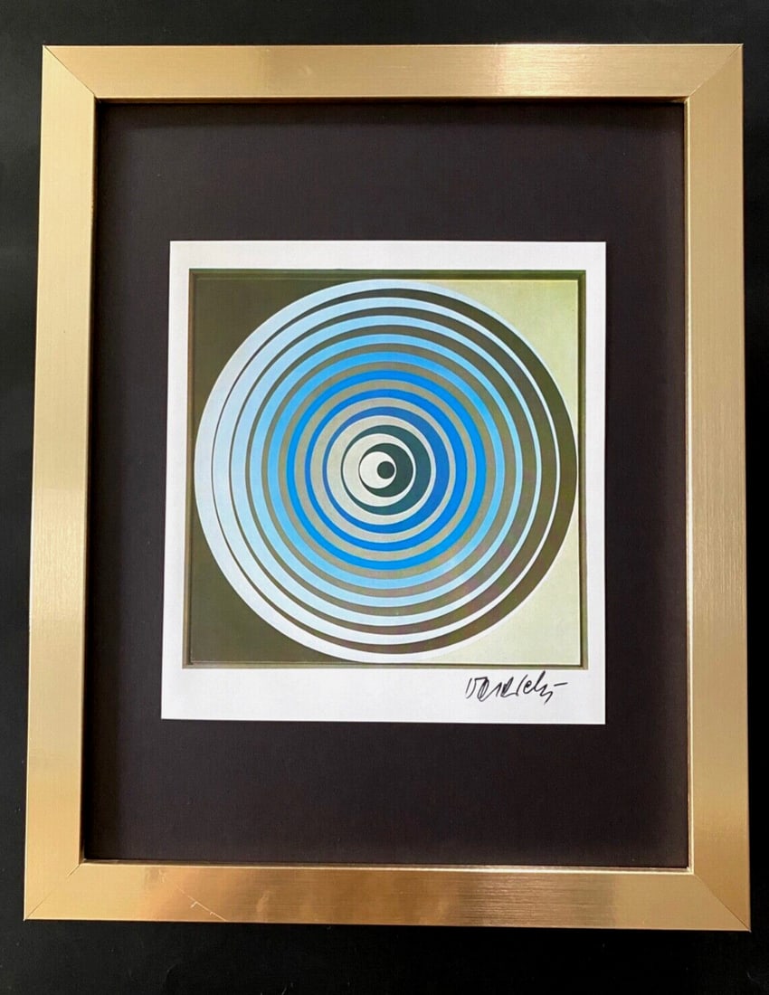 VICTOR VASARELY PRINT FROM 1970 + SIGNED GEOMETRIC ABSTRACT +NEW FRAME 14x11in!: We have for Sale this 1970's PRINT AFTER VICTOR VASARELY FACSIMILE SIGNED IN INK SIZE OF THE PRINT IS ABOUT: 6 X 6 in FRAME COVERS AN AREA OF 16 X 13 in PRINT IS MOUNTED OVER A BLACK BOARD FRAMED IN B