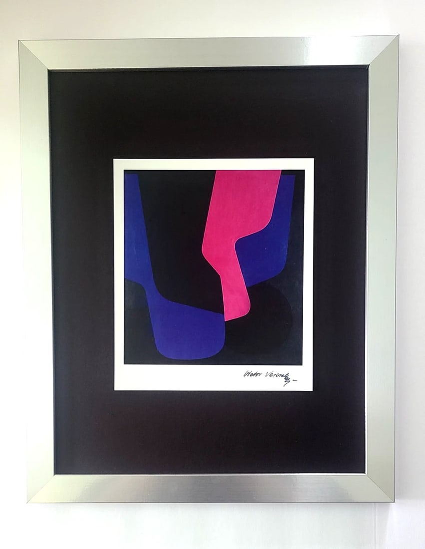 VICTOR VASARELY + SIGNED GEOMETRIC ABSTRACT PRINT FROM 1970 + NEW FRAME 14x11in.: AWESOME 1970's PRINT AFTER VICTOR VASARELY FACSIMILE SIGNED IN INK SIZE OF THE PRINT IS ABOUT: 6 X 6 in FRAME COVERS AN AREA OF 16 X 13 in PRINT IS MOUNTED OVER A BLACK BOARD AND FRAMED IN BRAND NEW