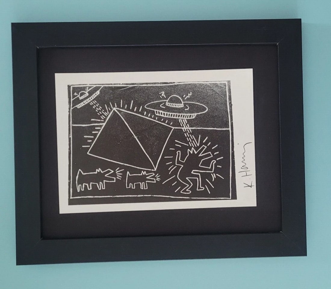 KEITH HARING + SIGNED VINTAGE 1989 PRINT FRAMED: This is a Beautiful and Scarce Vintage 1989 Print after Keith Haring FACSIMILE SIGNED Print is mounted in an acid free 8x10in blackboard Mounted and Framed covering an area of 10x12 in. Printed in
