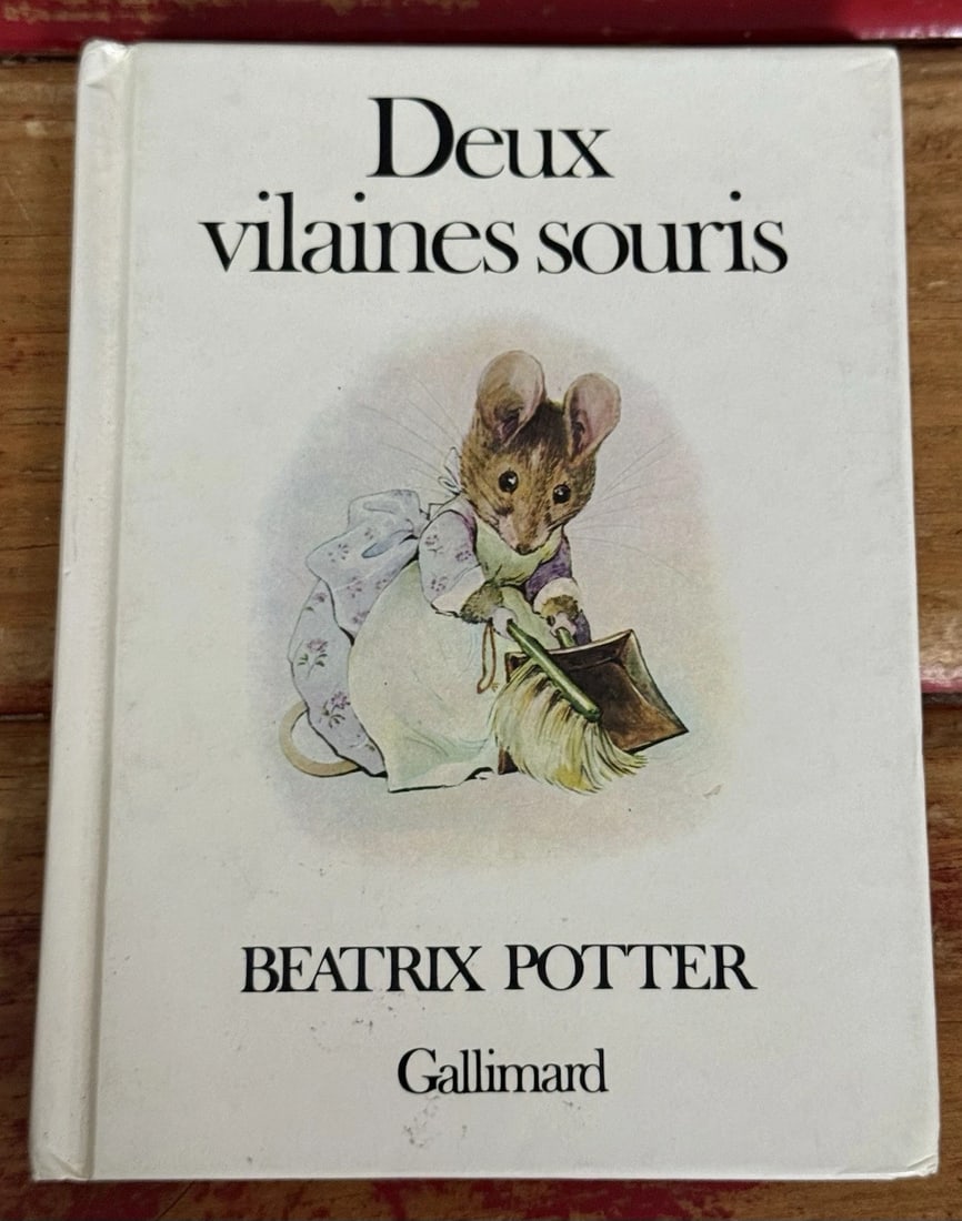 Deux Vilaines Souris by Beatrix Potter - Gallimard - 1985 Like New Condition! (1 of 8)