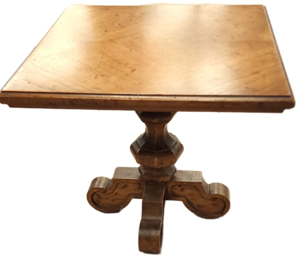 Pair of Antique Square Oak Pedestal Side Tables w/ Beautifully Hand-Carved Bases. 20x20x18h - 6