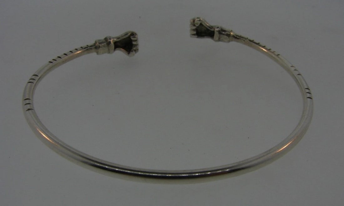 WOW Berlin Trio of Sterling Silver Bangles With A Hand Motif - 5