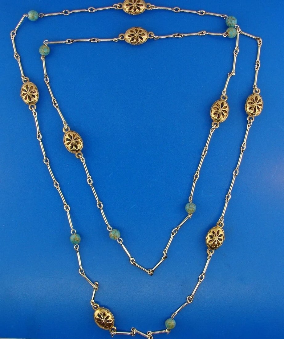 ADORABLE 10k Yellow Gold and Silver Necklace with Turquoise: Title: ADORABLE 10k Yellow Gold and Silver Necklace with Turquoise Description: JK - N00 ADORABLE 10k Yellow Gold and Silver Necklace with Turquoise Weight is 28.6 grams The necklace made of 10k