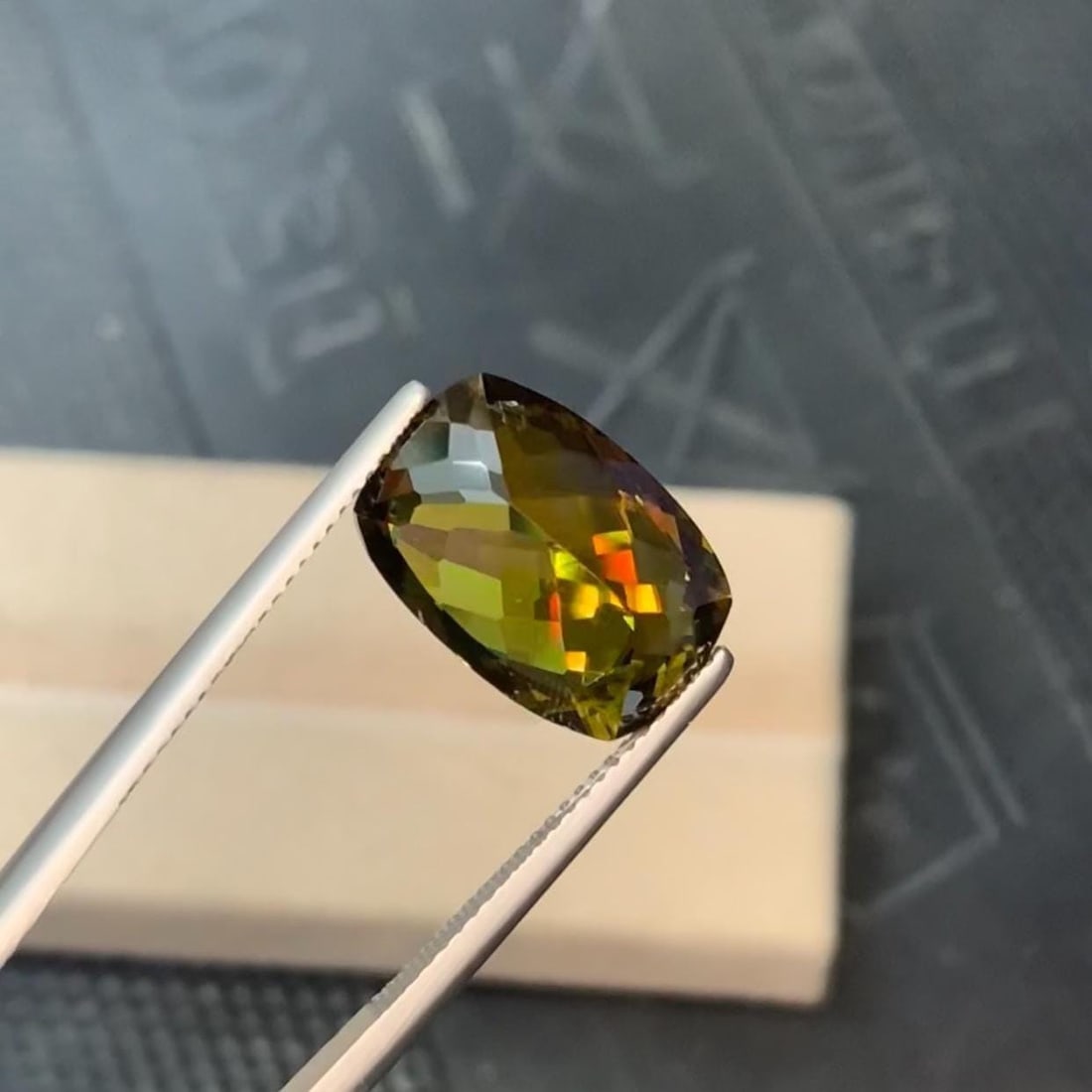 9.06 CT Cushion Cut Sphene Gemstone: Yellow & Green Titanite - 7