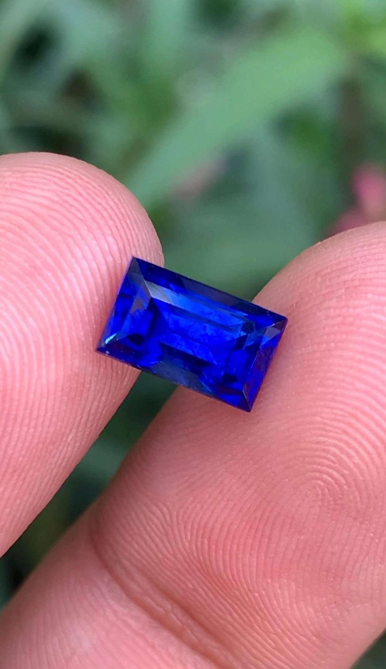 2.24 Carat Heated Royal Blue Sapphire Gemstone From Srilanka (1 of 13)