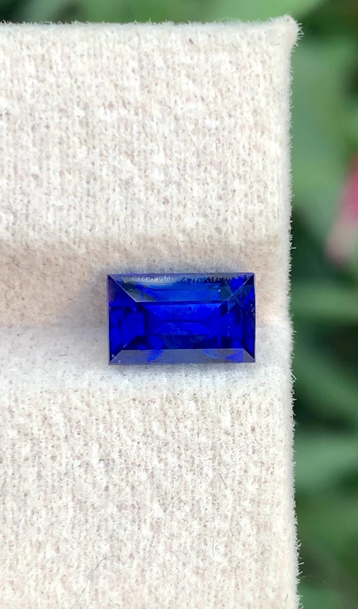 2.24 Carat Heated Royal Blue Sapphire Gemstone From Srilanka - 3
