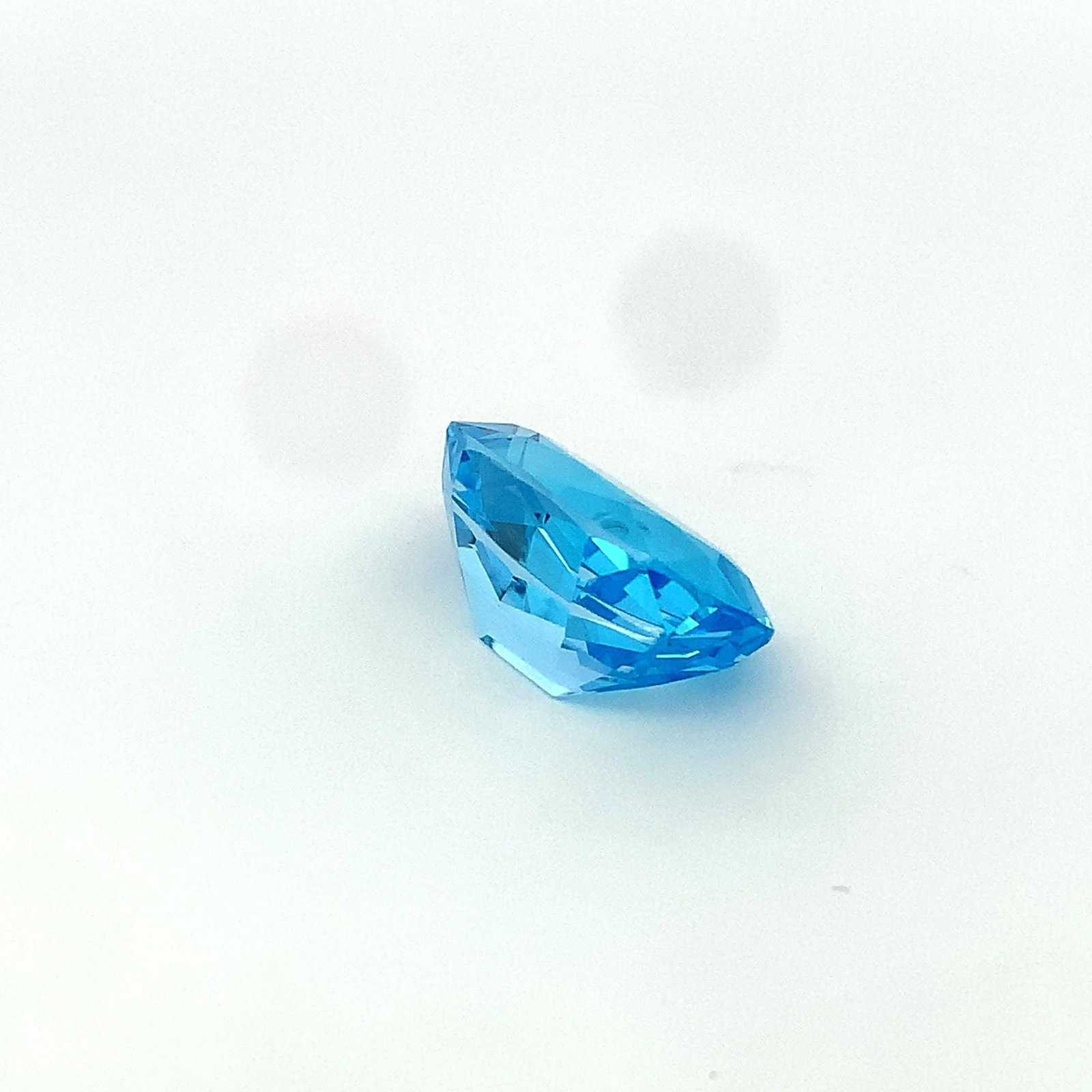 Jewellery Size Swiss Blue Topaz Oval Cut Gemstone - 22.20 Carat - 2