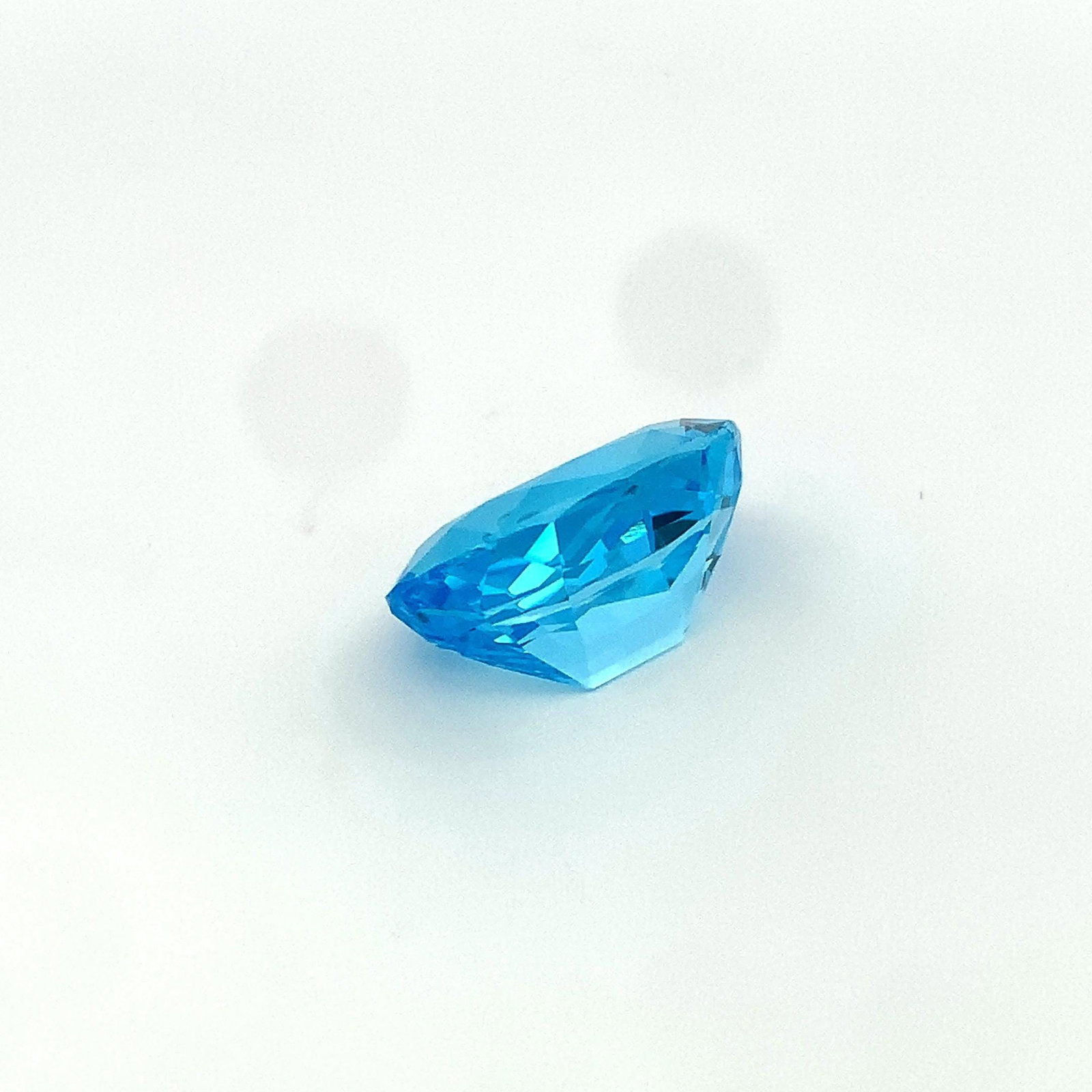 Jewellery Size Swiss Blue Topaz Oval Cut Gemstone - 22.20 Carat - 5