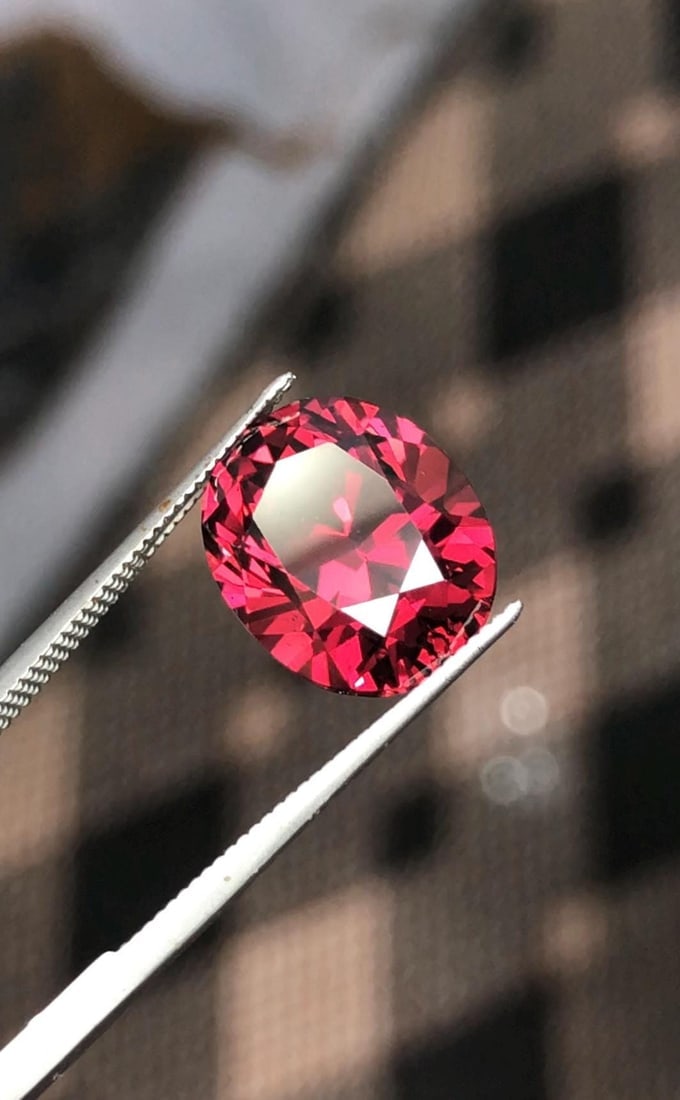 Raspberry Pink Garnet Gemstone, Brilliant Oval Cut Sparkly Garnet From Tanzania, 9.20 Carat (1 of 7)