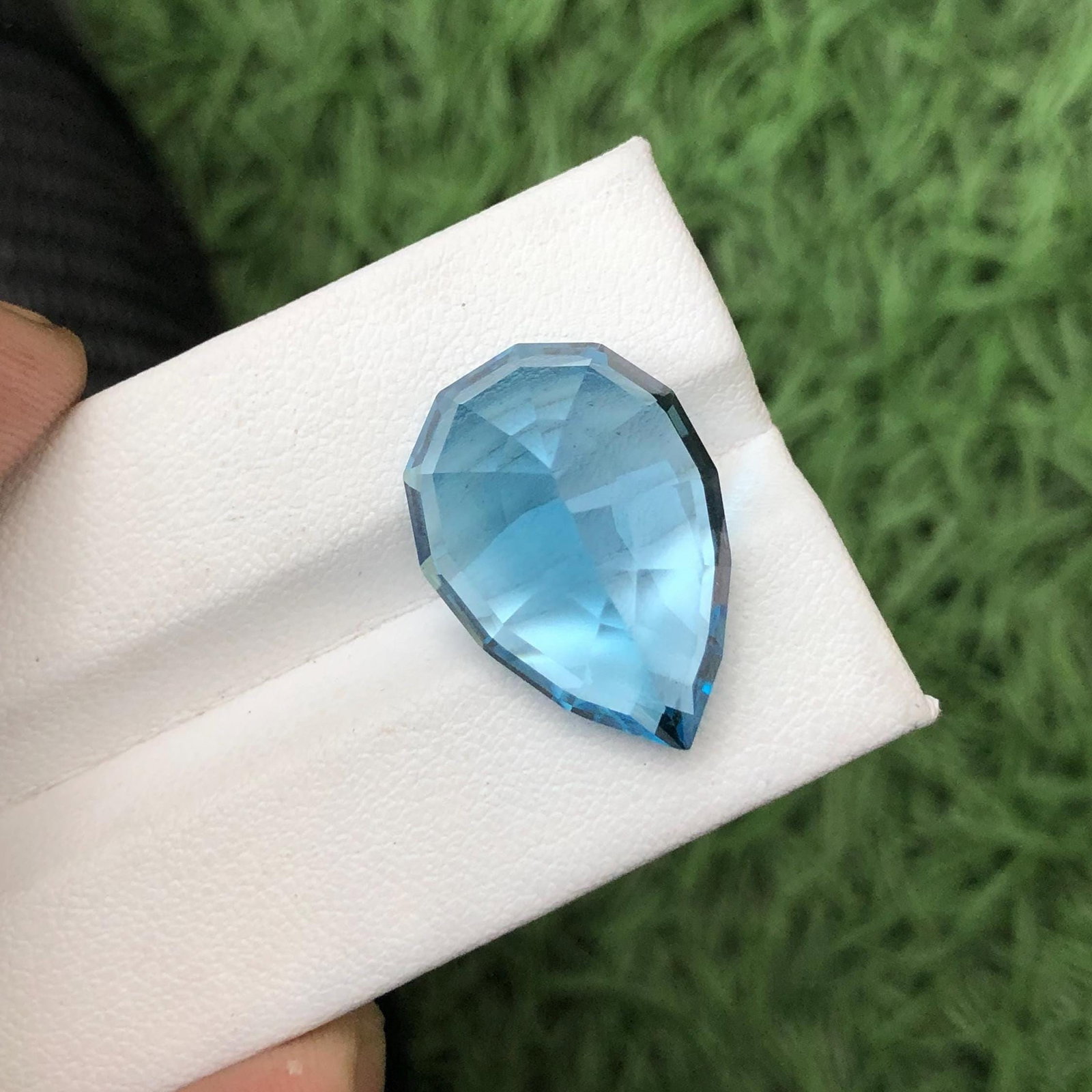 Pendant Size Pear Cut Swiss Blue Topaz Gemstone - 26.950 Carat - 7