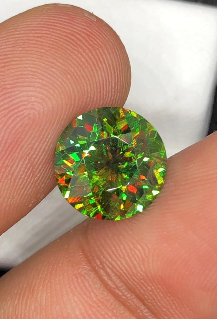 4.65 Carat Natural Brilliant Round Chrome Green Sphene Gemstone, Sparkling Green Skardu Sphene Gem - 3