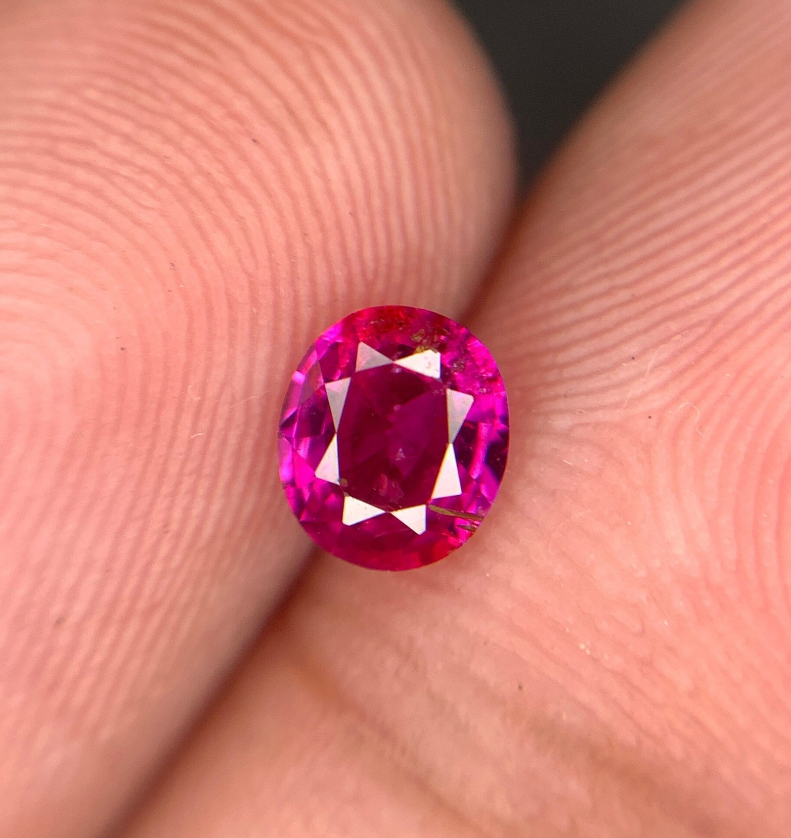 Pinkish Red Ruby Gemstone: 0.75 ct Oval Mozambique Ruby - 5