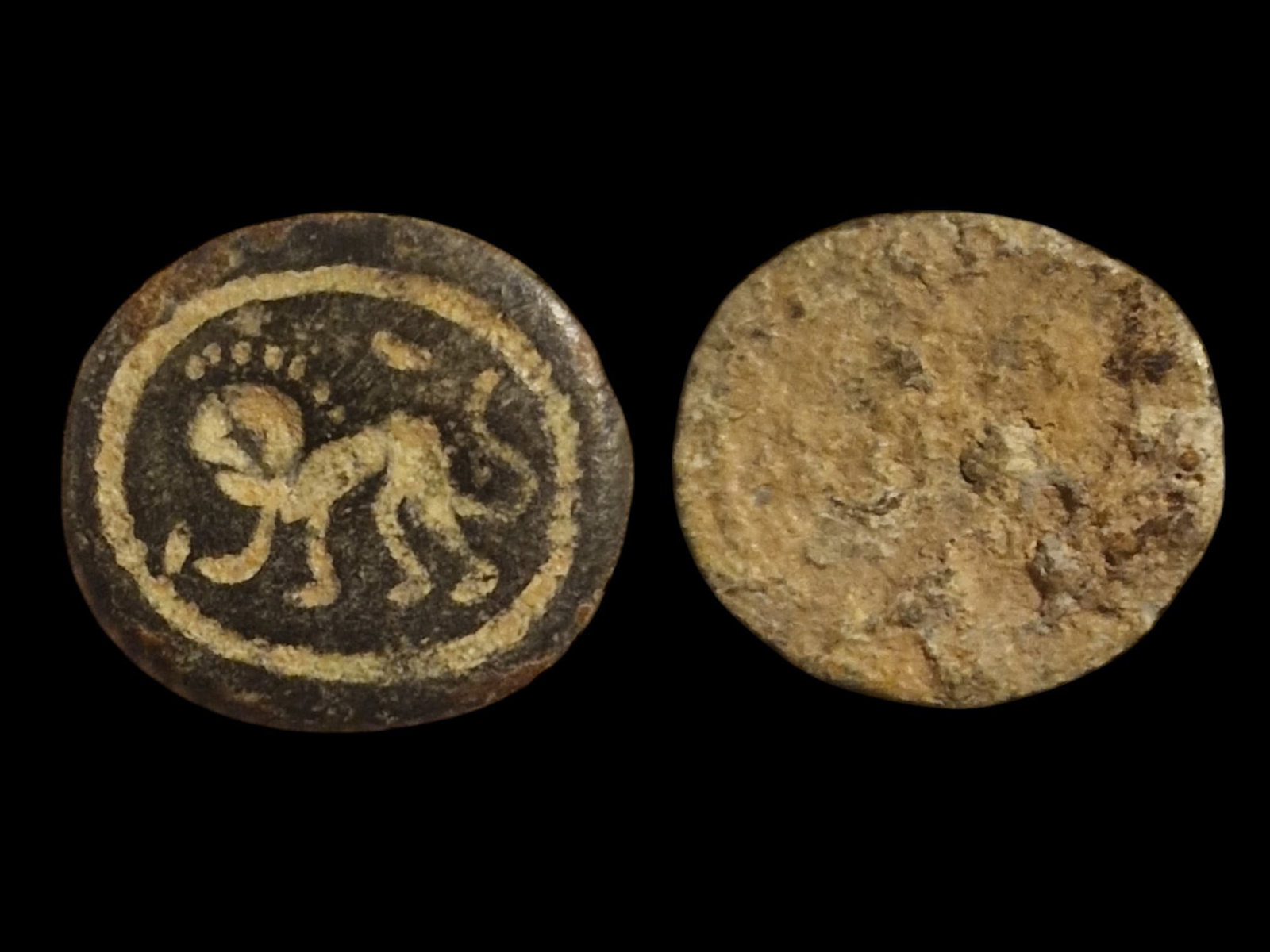 ANCIENT NEAR EAST | CILICIAN OR NORTH SYRIAN SCARABOID SEAL: Title: ANCIENT NEAR EAST | CILICIAN OR NORTH SYRIAN SCARABOID SEAL Description: This remarkable piece, previously thought to be a medieval artifact, is actually a much older and rarer scaraboid seal f
