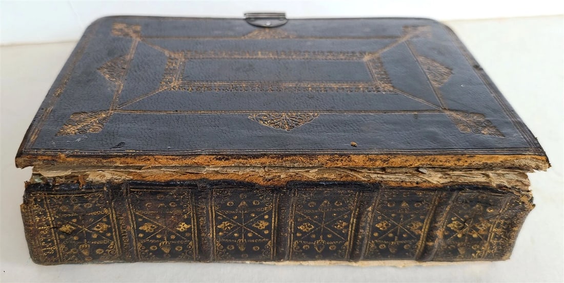 1640 BIBLE ENGLISH ANTIQUE Robert Barker & John Bill ILLUSTRATED original biding - 6