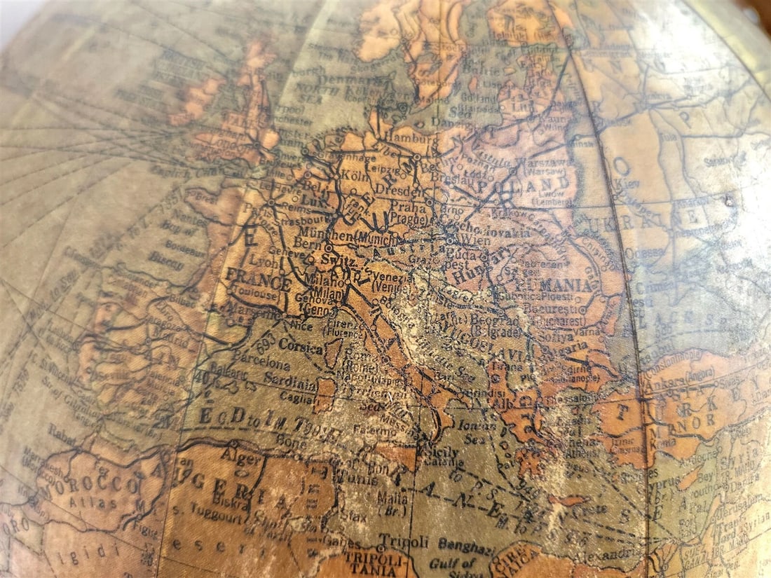 1930s TERRESTRIAL GLOBE by C.S. Hammond New York antique 12 inches diameter - 12