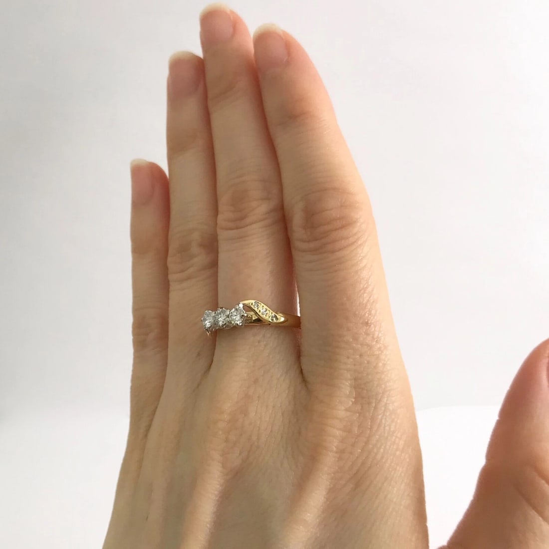 Round 3-Stone Diamond Ring 18K Yellow Gold, .35 CTW, 2.57 Grams - 3