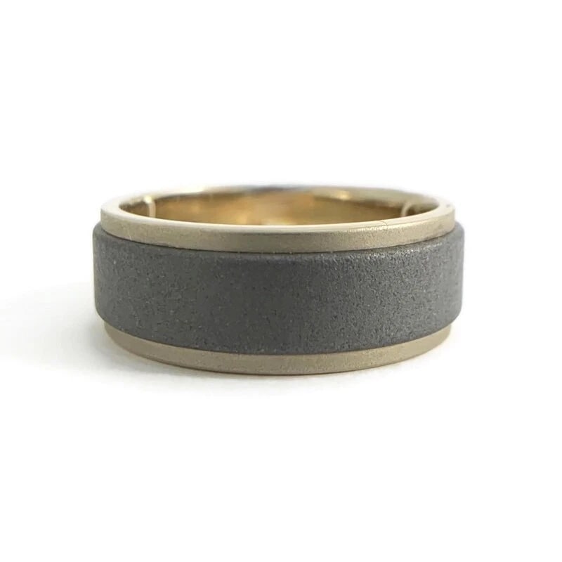 Men's Sandblasted Tungsten Wedding Band Ring 18K Yellow Gold, Size 10, 8 mm: Men's Sandblasted Tungsten Wedding Band Ring in 18K Yellow Gold, Size 10, 8 mm This is a classic ring that could be worn as a wedding band or everyday ring. Please let us know if you have any question