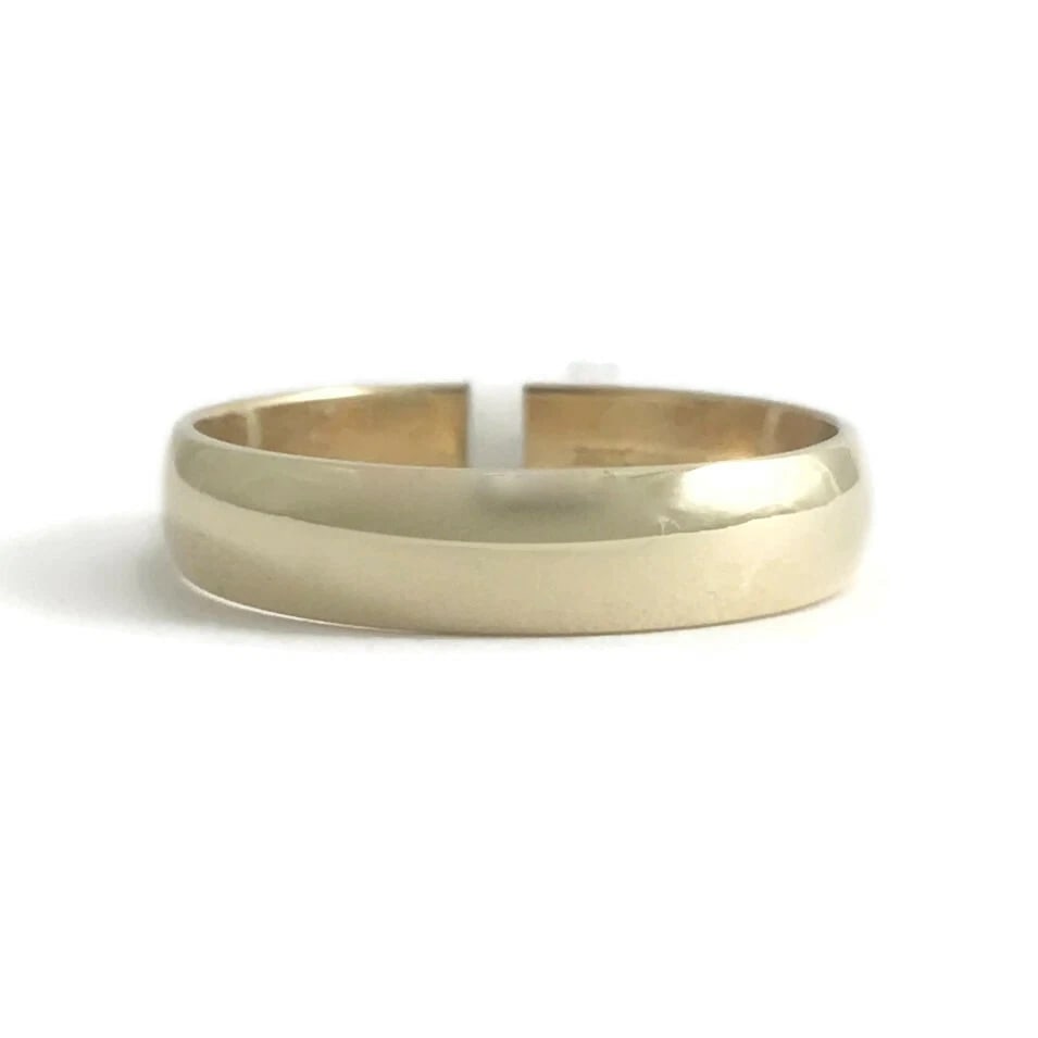 Plain Polished Wedding Band Ring 14K Yellow Gold, Size 5.75, 3.7 mm, 1.98 Grams: Plain Polished Wedding Band Ring 14K Yellow Gold, Size 5.75, 3.7 mm, 1.98 Grams This is a beautiful and classic women's wedding band ring. Please let us know if you have any questions. Metal: 14K