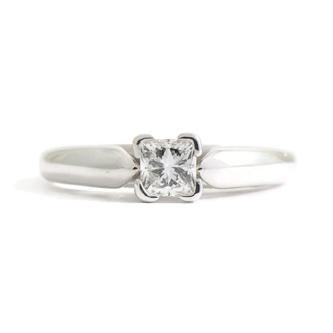 Princess Cut Solitaire Diamond Engagement Ring 14K White Gold .38 CT, 4.45 Gr: Princess Cut Solitaire Diamond Engagement Ring 14K White Gold .38 CTW, 4.45 Gr This is a classic and beautiful ring! Please let us know if you have any questions. Diamond: 1 princess cut, .38 ct, F,