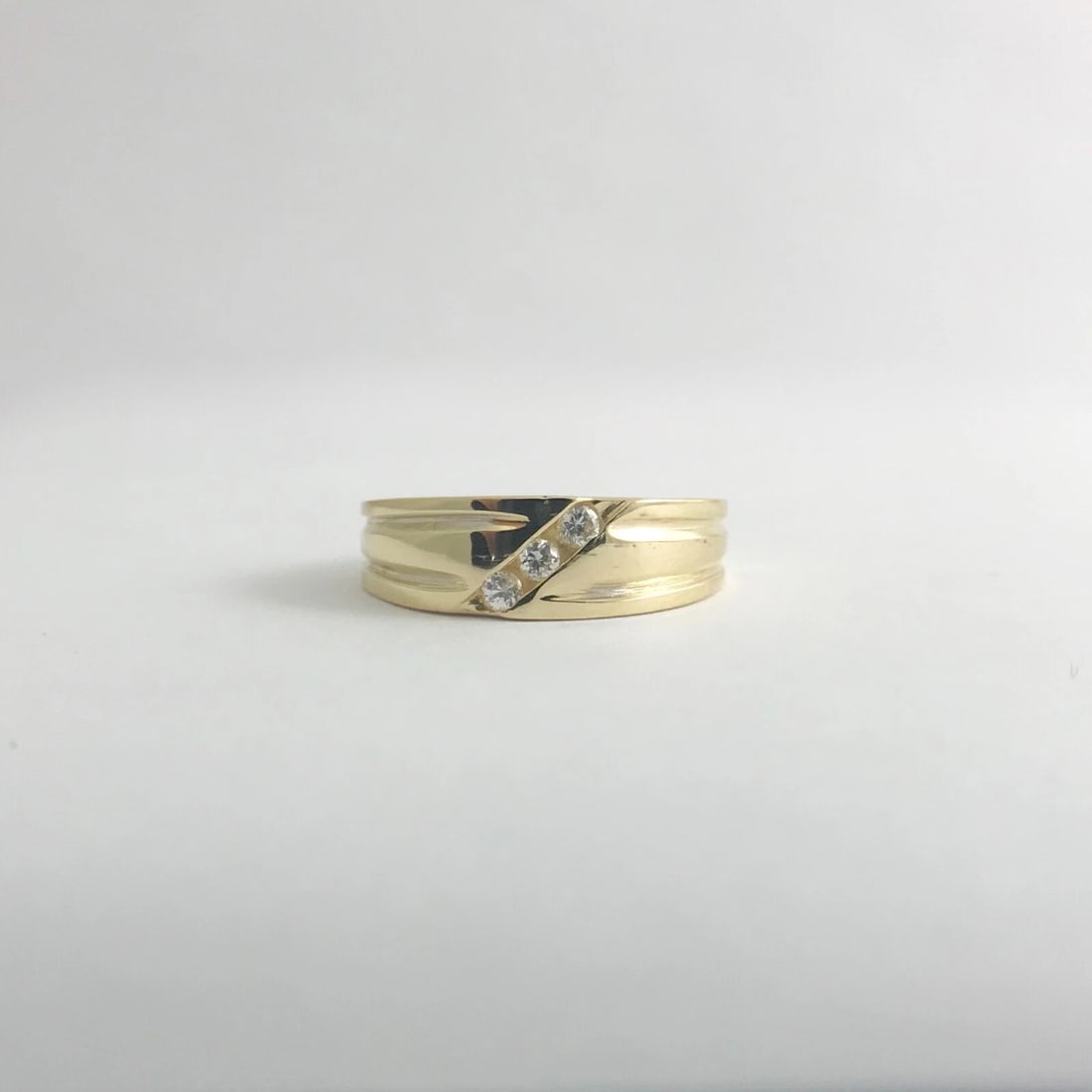 Men's 3-Stone CZ Cubic Zirconia Wedding Band Ring 14K Yellow Gold, 3.89 Grams - 7
