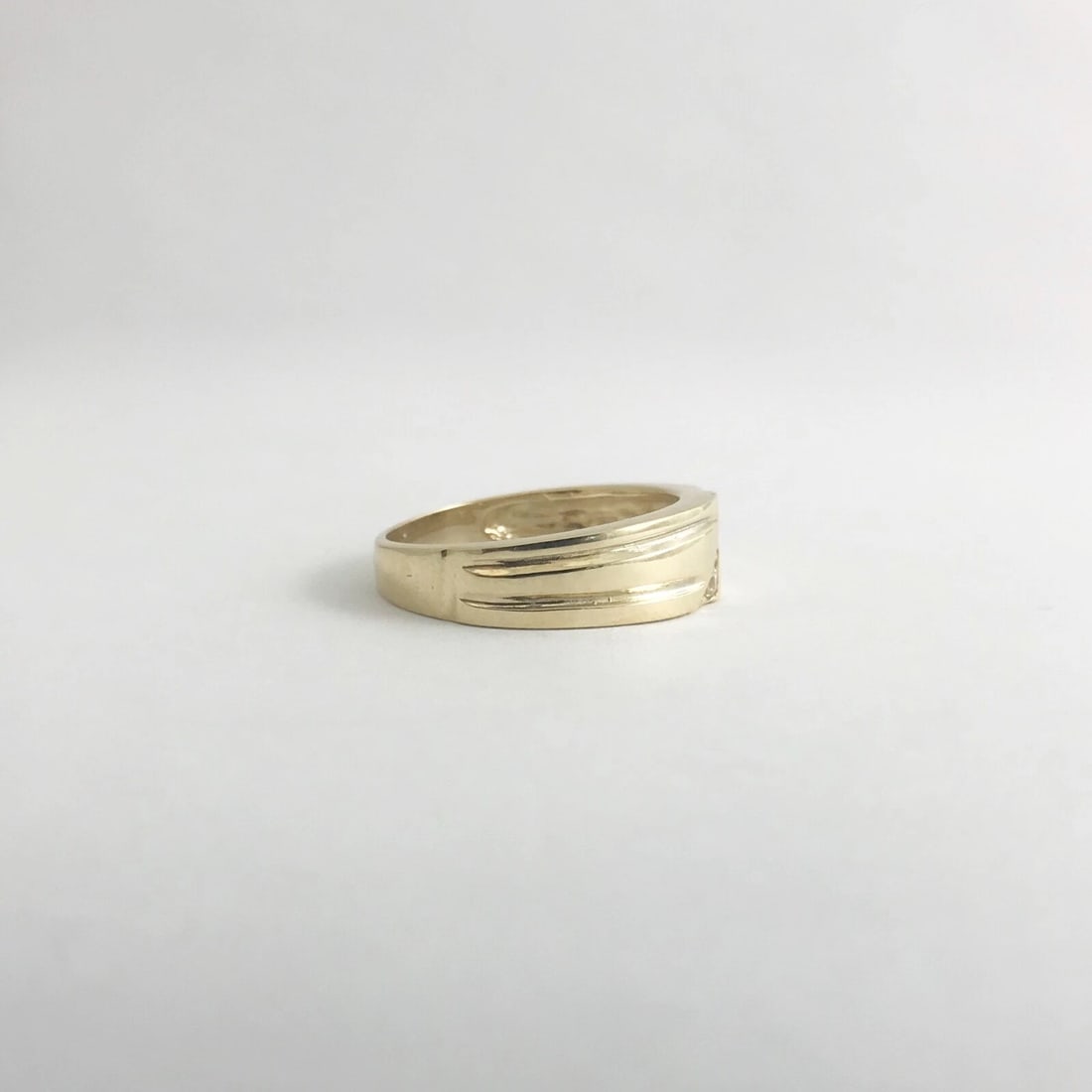 Men's 3-Stone CZ Cubic Zirconia Wedding Band Ring 14K Yellow Gold, 3.89 Grams - 9