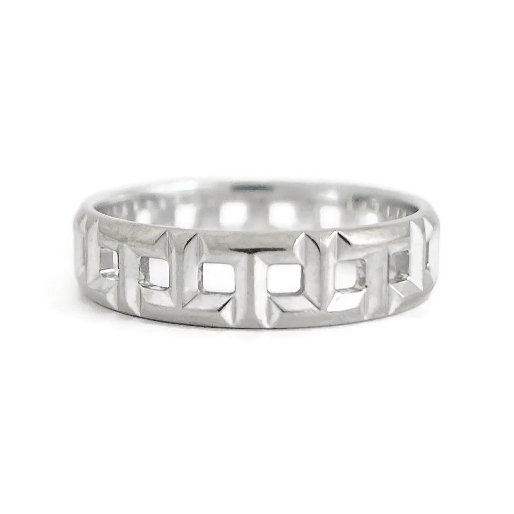 Tiffany & Co. Men's True Wide Wedding Ring 18K White Gold, Size 10.5, 5.67 Grams: Tiffany & Co. Men's True Wide Wedding Ring 18K White Gold, Size 10.5, 5.67 Grams This is an awesome ring. Please let us know if you have any questions. Brand: Tiffany & Co. Metal: 18K white gold