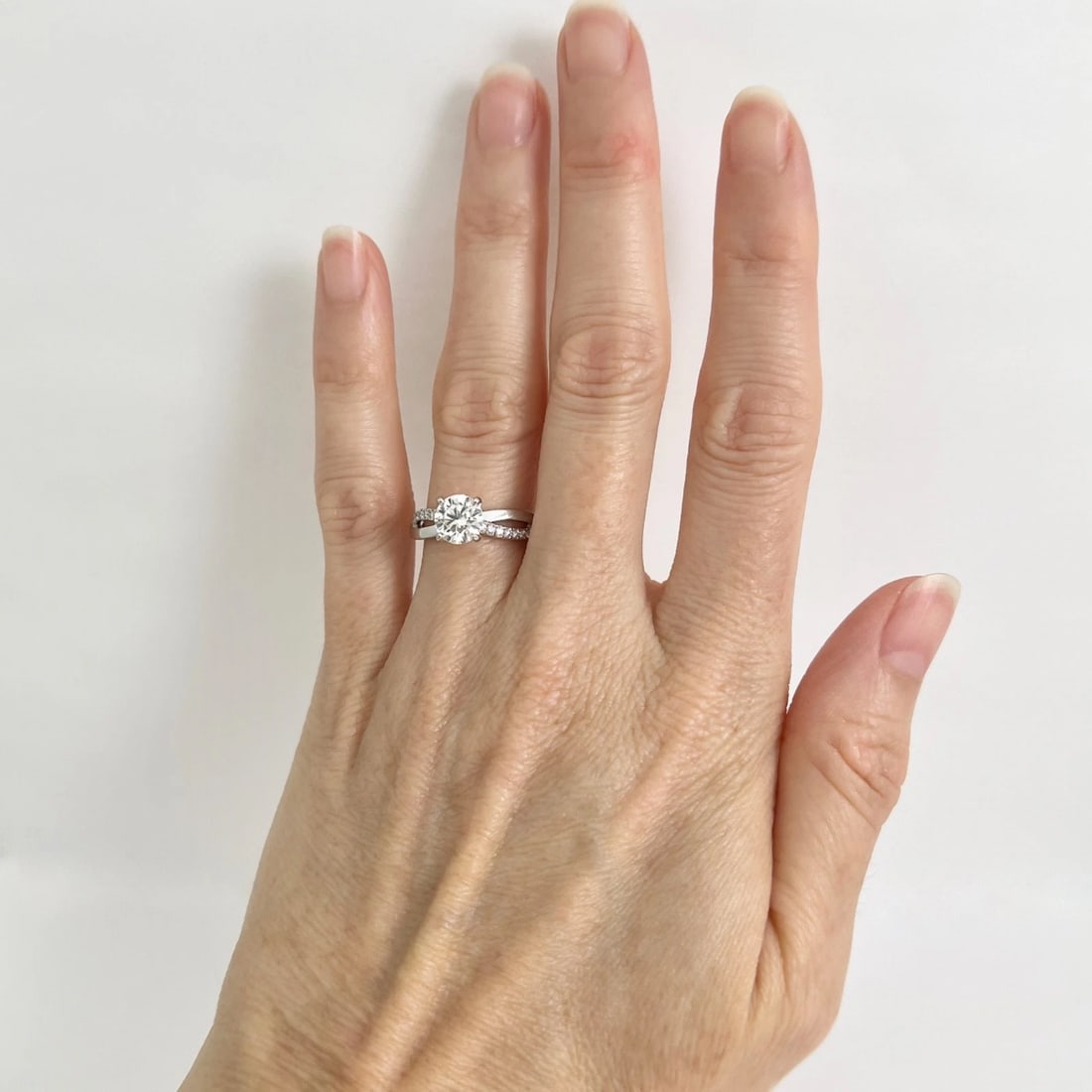 De Beers GIA Round Diamond Infinity Twist Engagement Ring Platinum, 1.61 CTW - 2