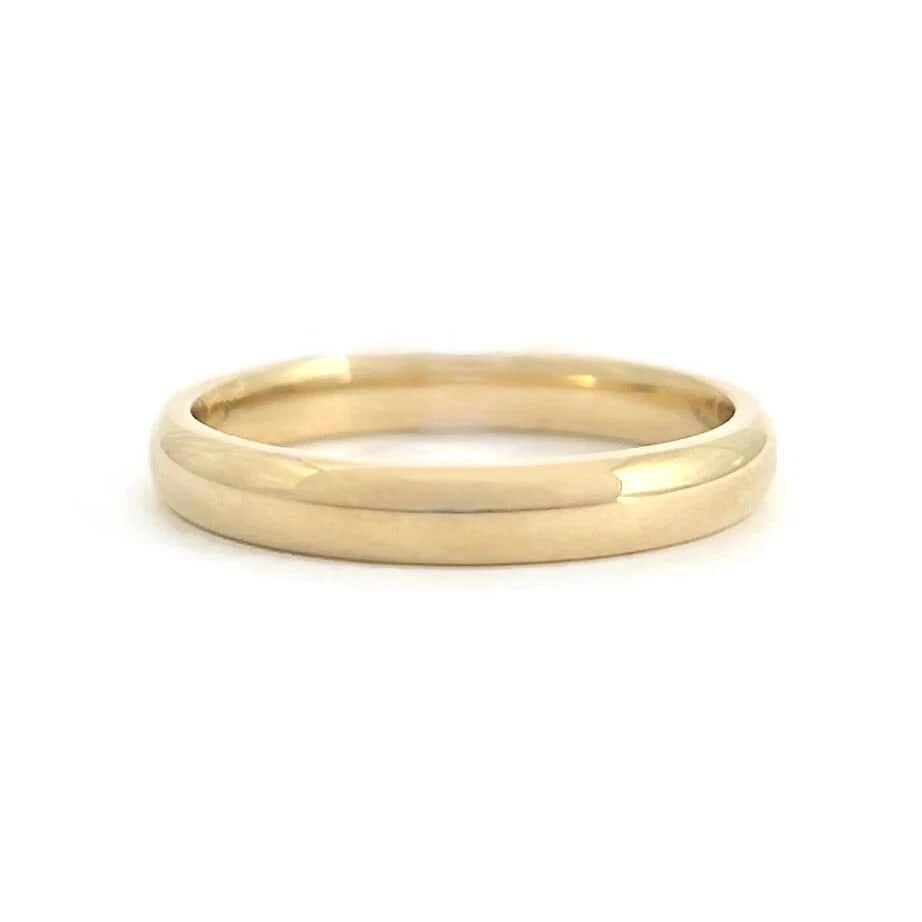 Men's Thin Classic Comfort Fit Wedding Band Ring 14K Yellow Gold, Size 10, 3 mm: Men's Thin Classic Comfort Fit Wedding Band Ring 14K Yellow Gold, Size 10, 3 mm This is a classic men's wedding band. Please let us know if you have any questions. Metal: 14K yellow gold Weight: 3.22