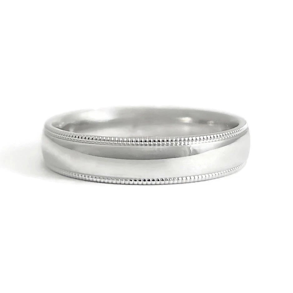 Men's Milgrain Edge Wedding Band Ring 14K White Gold, Size 9.25, 4.5 mm: Men's Milgrain Edge Wedding Band Ring 14K White Gold, Size 9.25, 4.5 mm This is a classic men's wedding band. Please let us know if you have any questions. Metal: 14K white gold Weight: 4.42 grams