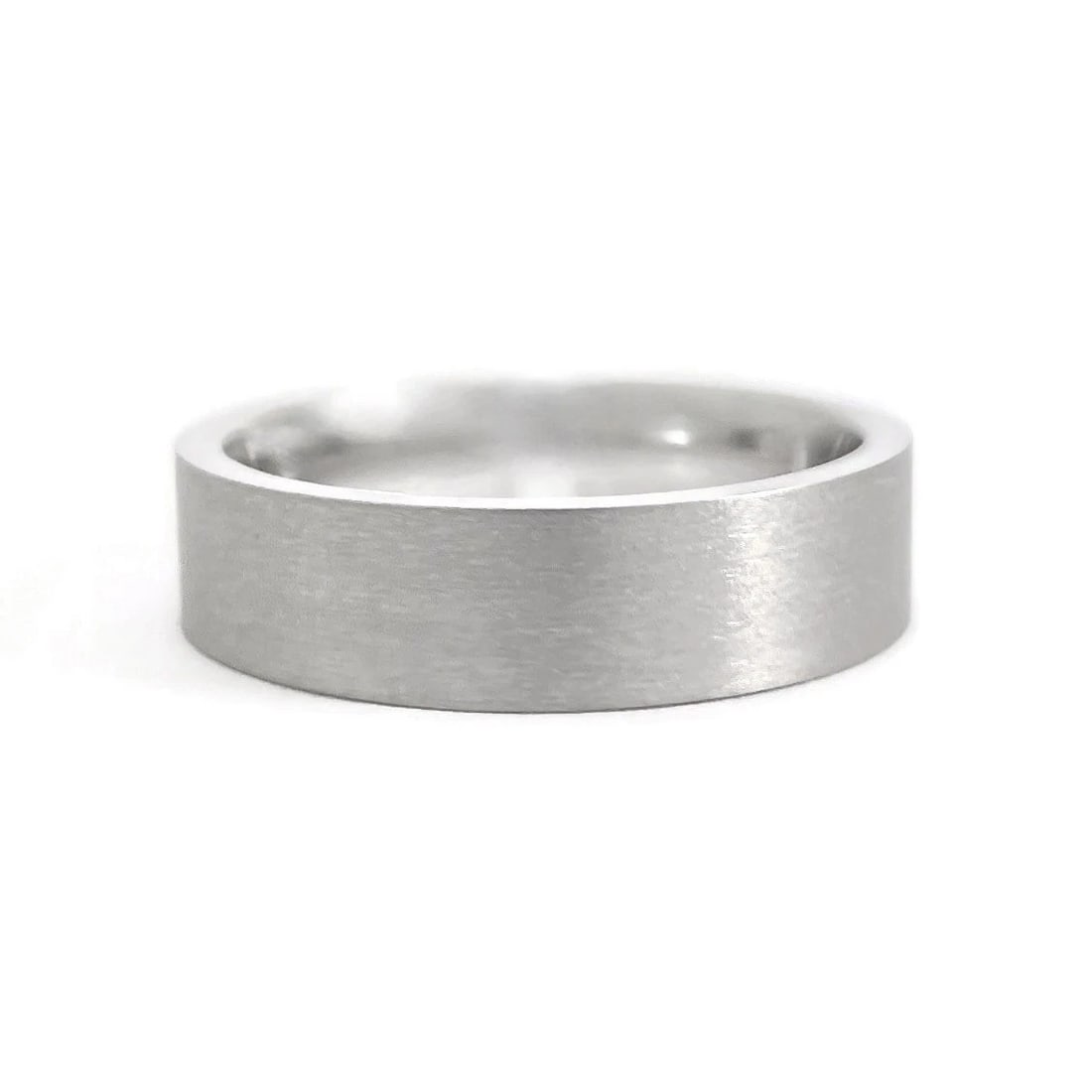 Men's Wide Satin Comfort Fit Wedding Band Ring 14K White Gold, Size 11, 6 mm: Men's Wide Satin Comfort Fit Wedding Band Ring 14K White Gold, Size 11, 6 mm This is a classic men's wedding band. Please let us know if you have any questions. Metal: 14K white gold Weight: 10.03