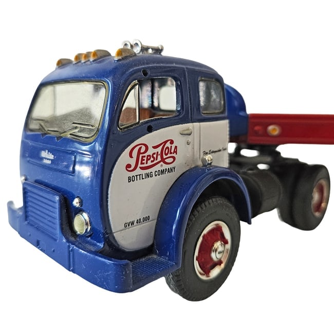 First Gear Pepsi-Cola 1953 White 3000 Tractor with Tanker Trailer - 3