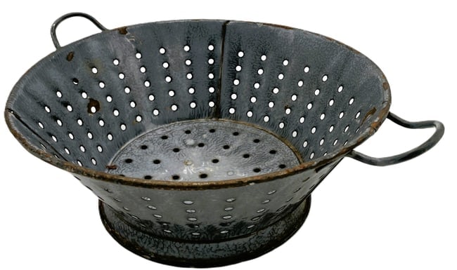 Vintage Old Enamelware Graniteware Gray Colander Strainer 2 Handled: Date/Period: APPROX 1950'S Dimension: approx 12 handle to handle x 10.5 x 3.5 tall Material: ENAMELWARE Additional Information: This vintage old enamelware graniteware gray colander strainer is a
